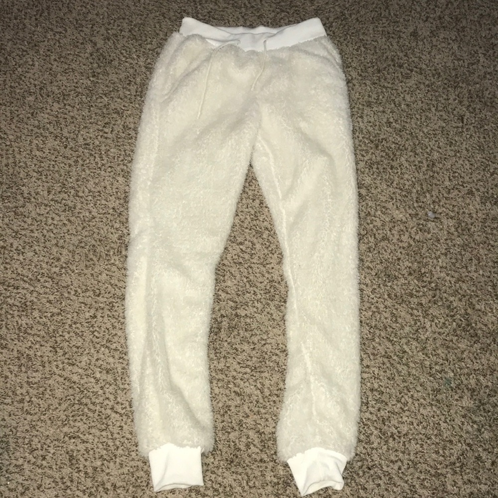 AMAZING fluffy white joggers!